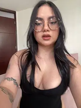 Snapshot of montmariana chatting on July 2026 04:44:02 PM montmariana online show from July 2026 04:44:02 PM