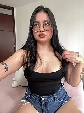 Snapshot of montmariana chatting on July 2026 04:16:02 PM montmariana online show from July 2026 04:16:02 PM