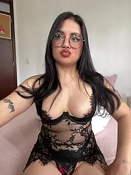 Snapshot of montmariana chatting on August 2026 06:13:01 PM montmariana online show from August 2026 06:13:01 PM