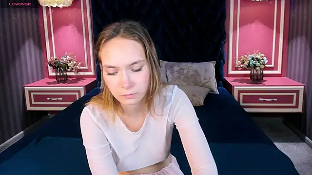 LinaVolberg online show from October 2025 06:09:01 AM