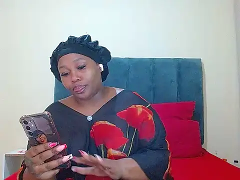 Snapshot of curvycloe1 chatting on June 2026 07:21:02 AM curvycloe1 online show from June 2026 07:21:02 AM