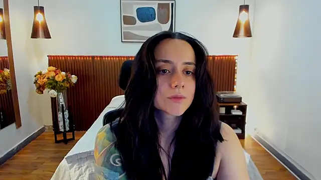 Snapshot of KatherineBond chatting on June 2026 06:38:01 PM KatherineBond online show from June 2026 06:38:01 PM