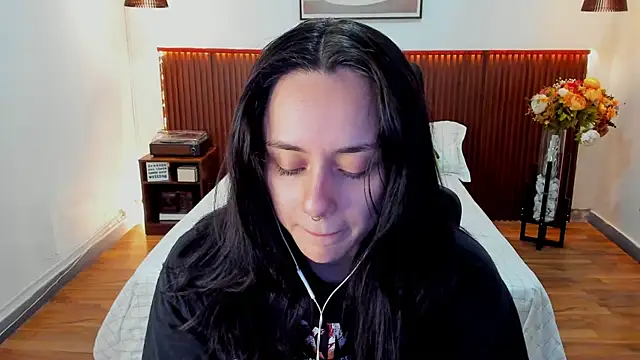 Snapshot of KatherineBond chatting on July 2026 04:12:02 PM KatherineBond online show from July 2026 04:12:02 PM