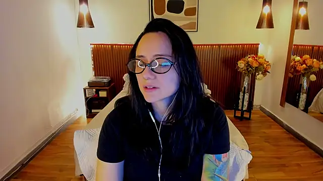 Snapshot of KatherineBond chatting on July 2026 04:27:02 PM KatherineBond online show from July 2026 04:27:02 PM