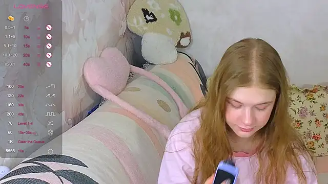 TrissMerigold9 online show from December 2025 08:42:02 AM