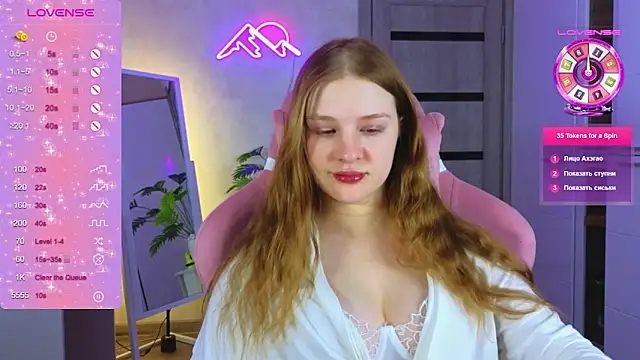 TrissMerigold9 online show from February 2026 06:45:01 PM