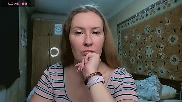 Snapshot of AnnaXLovers chatting on June 2026 06:56:02 AM AnnaXLovers online show from June 2026 06:56:02 AM