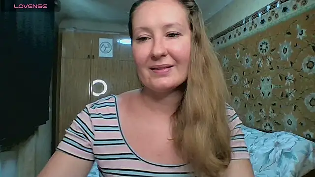 Snapshot of AnnaXLovers chatting on July 2026 10:44:01 AM AnnaXLovers online show from July 2026 10:44:01 AM
