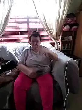 Snapshot of Bayou_Woman68 chatting on September 2025 06:08:01 PM Bayou Woman68 online show from September 2025 06:08:01 PM