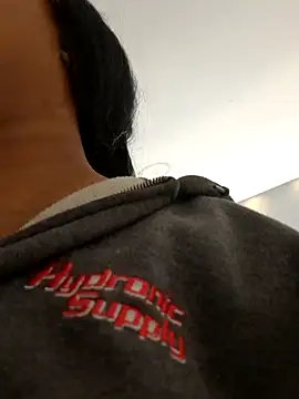 Adelehottman online show from October 2025 12:05:01 PM