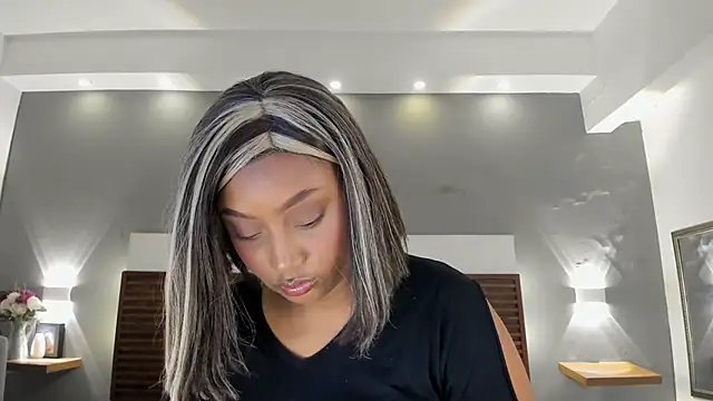 Adelehottman online show from December 2025 12:14:02 PM