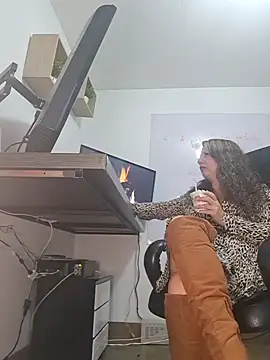 Snapshot of Sussy50 chatting on January 2025 10:55:01 PM Sussy50 online show from January 2025 10:55:01 PM