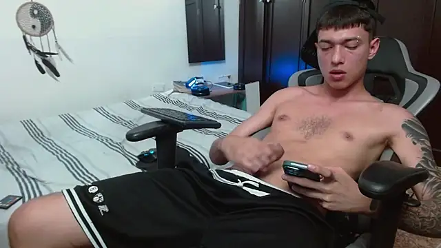 aaron blug online show from November 2025 04:51:02 PM