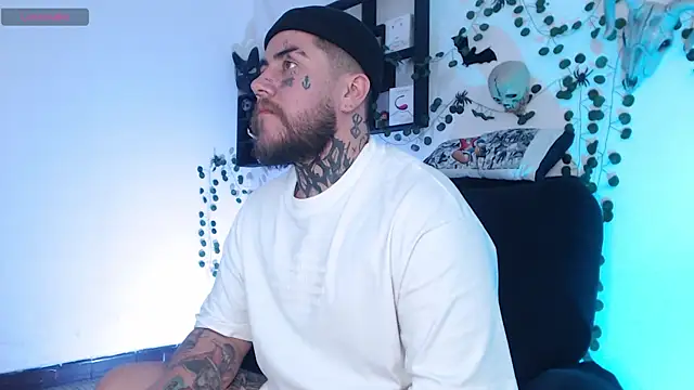 Snapshot of Ash_gusbig chatting on December 2024 09:19:02 PM Ash gusbig online show from December 2024 09:19:02 PM