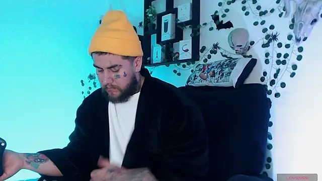 Snapshot of Ash_gusbig chatting on December 2024 01:37:01 AM Ash gusbig online show from December 2024 01:37:01 AM