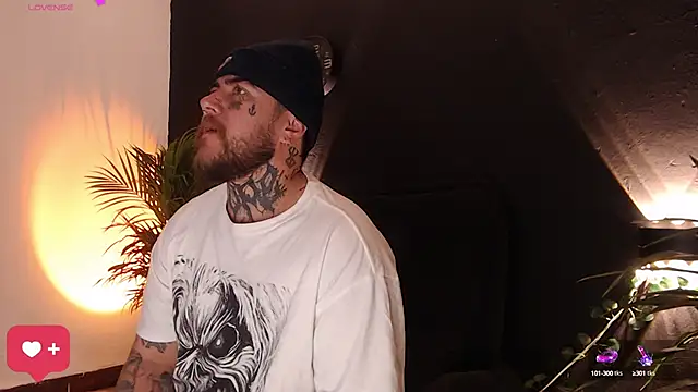 Snapshot of Ash_gusbig chatting on January 2025 02:31:01 AM Ash gusbig online show from January 2025 02:31:01 AM