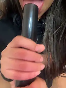 Snapshot of laptrona-lolo chatting on February 2025 09:06:02 PM laptrona-lolo online show from February 2025 09:06:02 PM