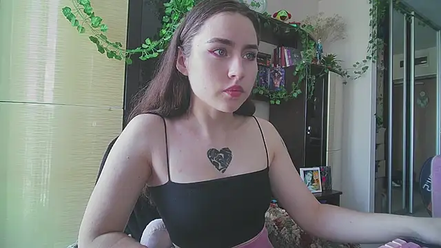 Snapshot of Aurora_workerr chatting on June 2026 08:24:01 AM Aurora workerr online show from June 2026 08:24:01 AM