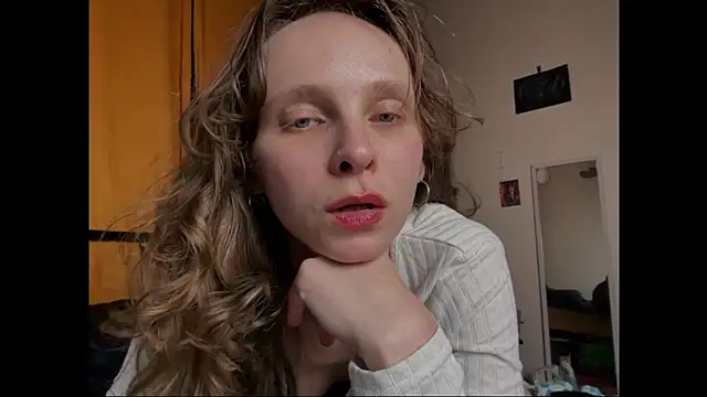 MikkyMoony online show from November 2025 06:41:02 PM