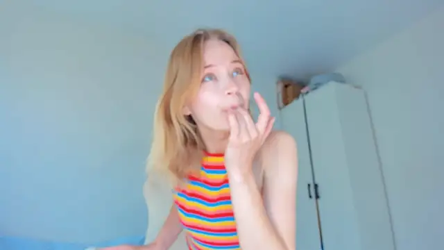 Snapshot of JennyWoody chatting on June 2026 04:58:02 AM JennyWoody online show from June 2026 04:58:02 AM