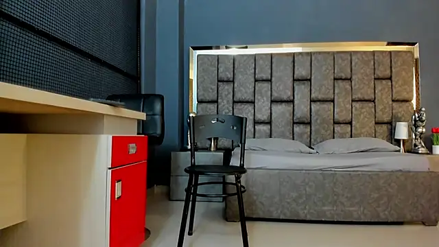 Matureyulyet online show from November 2025 08:52:02 PM