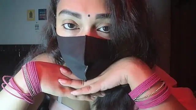 Most-Beautiful-Queen online show from November 2025 06:52:02 PM