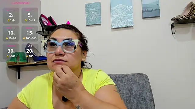 Karo 11  online show from November 2025 12:22:01 AM