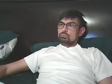 Snapshot of spence204011 chatting on November 2025 11:18:01 PM spence204011 online show from November 2025 11:18:01 PM