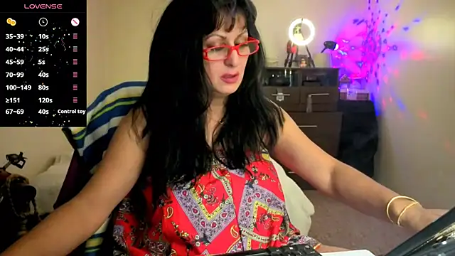 YourDreamLoverr online show from November 2025 12:00:01 AM