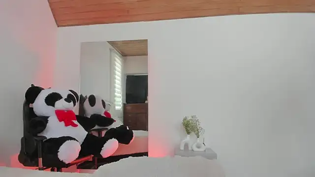 AtheneaRossi online show from January 2025 07:46:01 PM