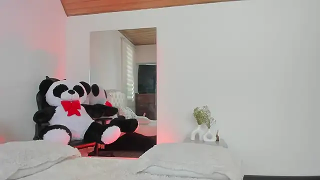 AtheneaRossi online show from February 2025 03:17:02 PM