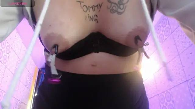 vitoria23  online show from March 2025 04:13:02 PM