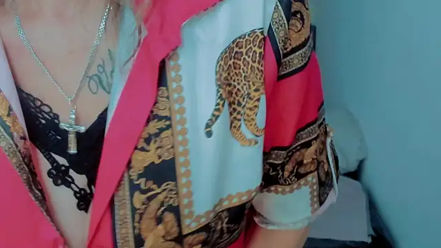 ScarletHoot  online show from December 2024 06:02:02 PM