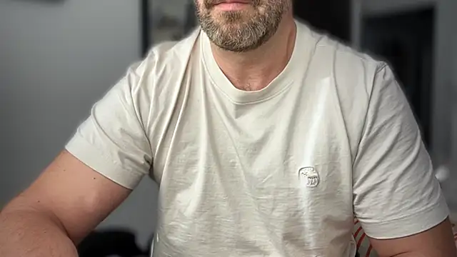 Mr Beef online show from October 2025 11:40:01 AM