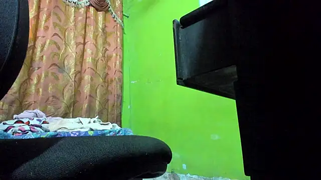 Snapshot of Brenda_Smith69 chatting on October 2025 09:04:01 PM Brenda Smith69 online show from October 2025 09:04:01 PM