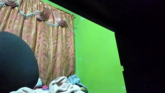 Snapshot of Brenda_Smith69 chatting on October 2025 10:54:02 PM Brenda Smith69 online show from October 2025 10:54:02 PM