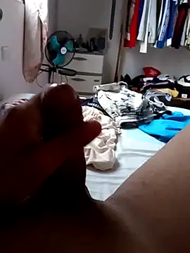 Ricardito97 online show from November 2025 10:56:01 PM