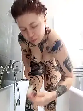 divine eve online show from December 2025 09:49:01 AM