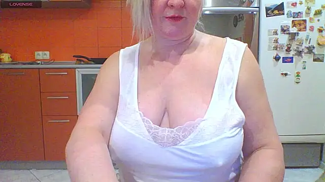 mira robinsonnn online show from February 2026 08:15:01 PM