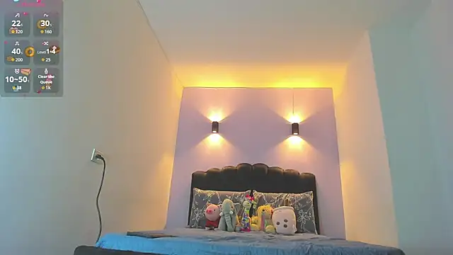 Sofia Clauss  online show from October 2025 04:24:02 AM