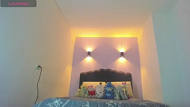 Sofia Clauss  online show from December 2025 04:19:01 AM