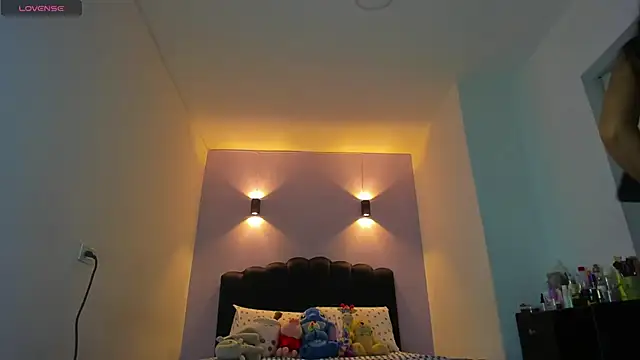 Sofia Clauss  online show from February 2026 05:12:01 AM