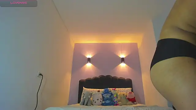 Sofia Clauss  online show from March 2026 04:07:02 AM