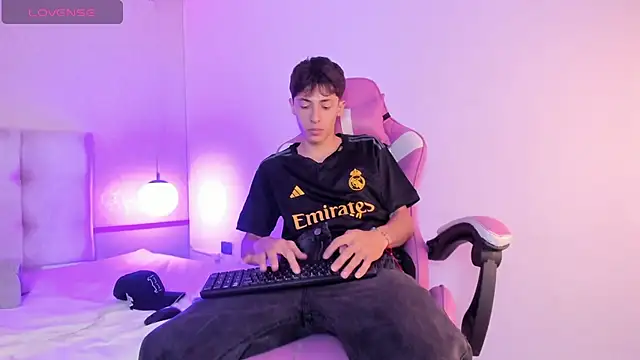 AlessandroDybala online show from December 2024 12:03:01 PM