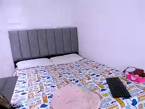 Snapshot of nataly_red chatting on February 2025 04:50:01 PM nataly red online show from February 2025 04:50:01 PM