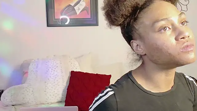 yiauana online show from February 2025 10:38:02 AM