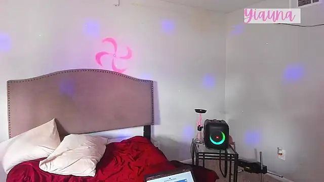 yiauana online show from November 2025 04:16:02 PM