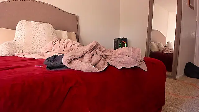 Snapshot of yiauana chatting on February 2026 10:35:02 PM yiauana online show from February 2026 10:35:02 PM