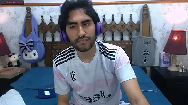 MilanZaire online show from March 2025 02:04:02 AM