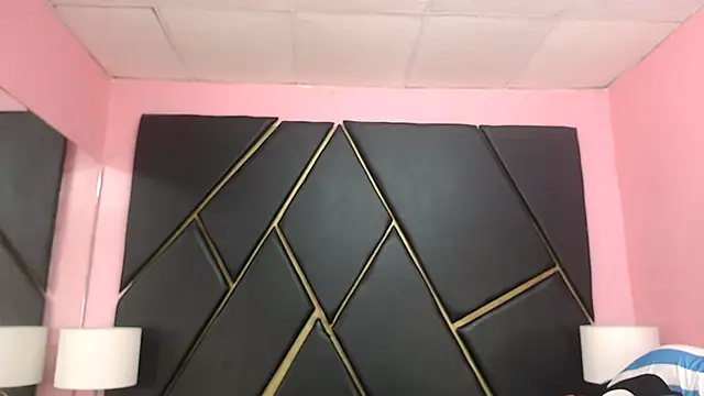 MilanZaire online show from September 2025 06:51:01 PM